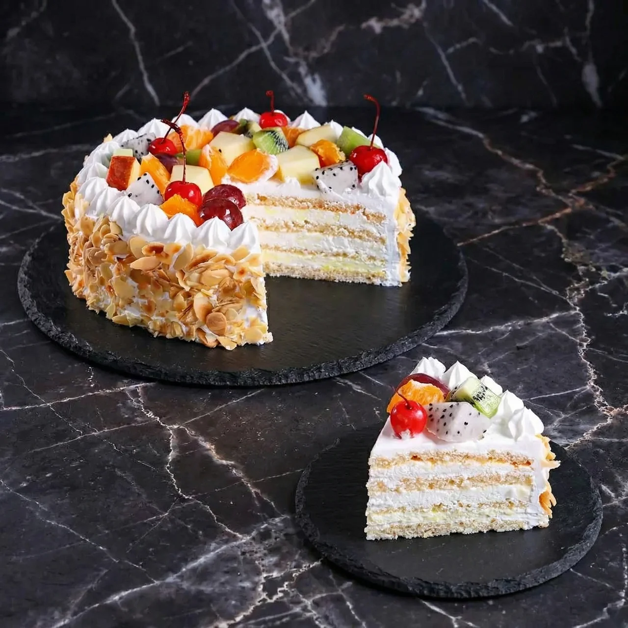 Fresh Fruit Cream Cake: A Light & Summery Layered Sponge Cake